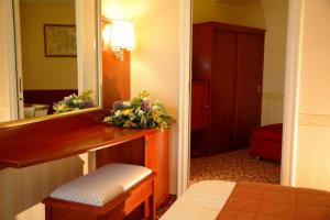 Holiday Inn